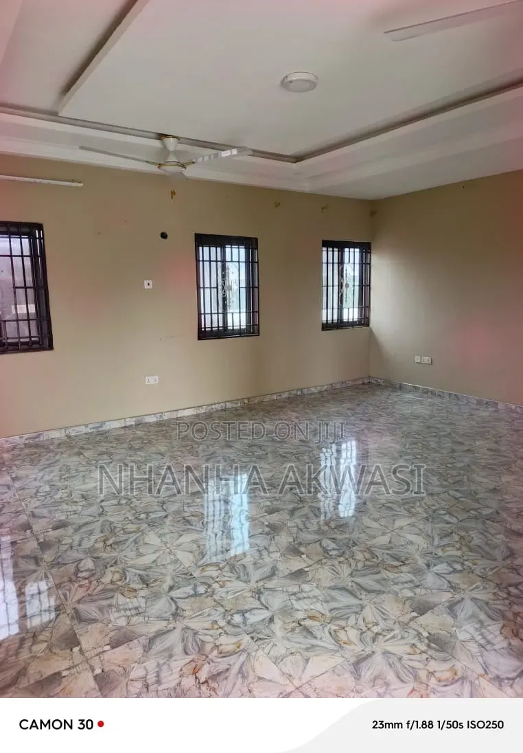 2bdrm Apartment in Junction Mall, Sakumono for rent