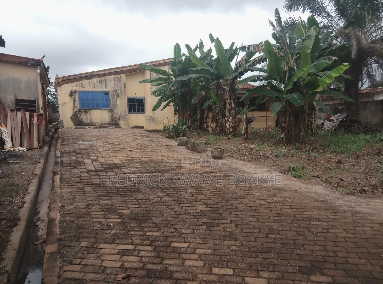 6bdrm House in Brother K Estate, Kumasi Metropolitan for sale