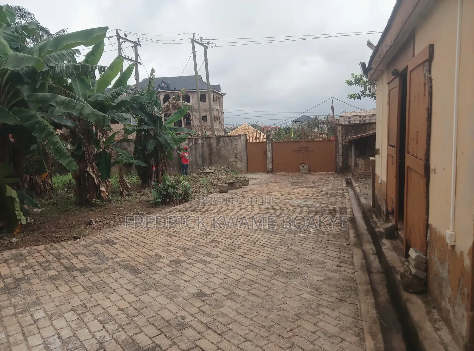6bdrm House in Brother K Estate, Kumasi Metropolitan for sale
