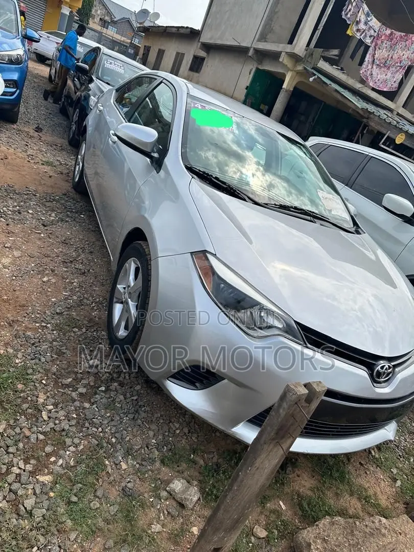 Toyota Corolla LE 4dr Sedan (1.8L 4cyl CVT) 2016 Silver