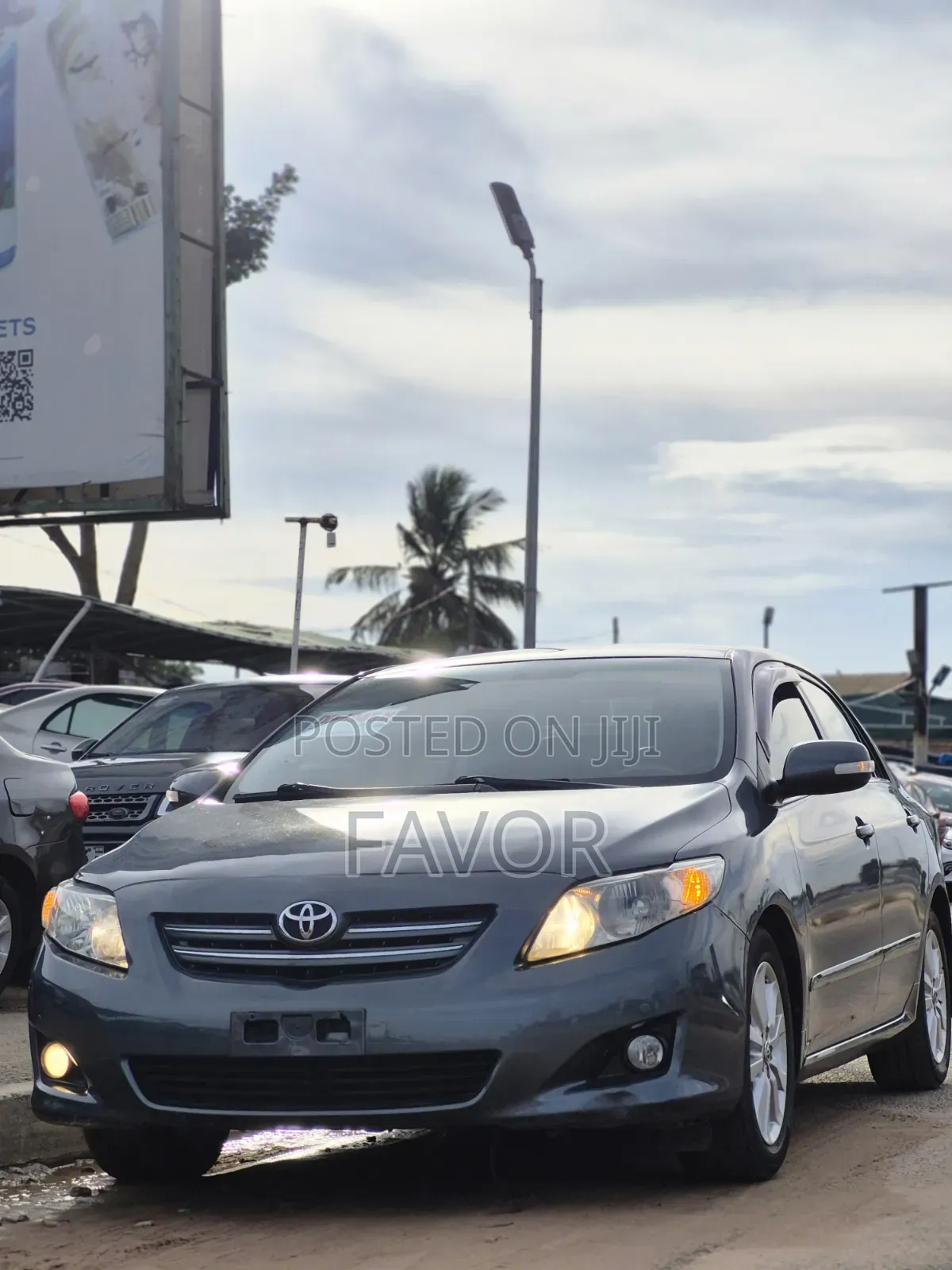Toyota Corolla Base 4dr Sedan (1.8L 4cyl 5M) 2010 Gray