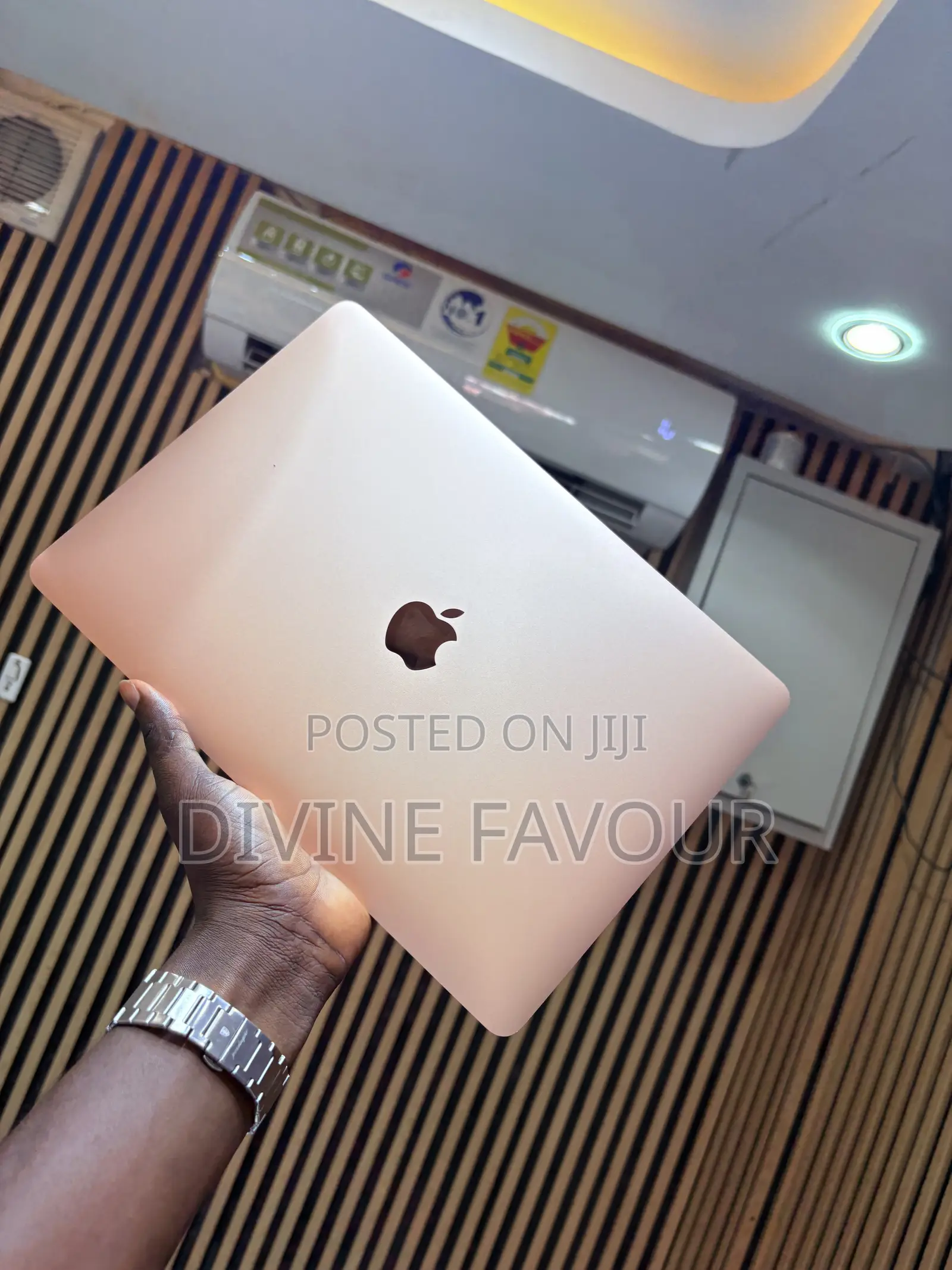 Laptop Apple MacBook Air 2020 8GB Intel Core i5 SSD 512GB