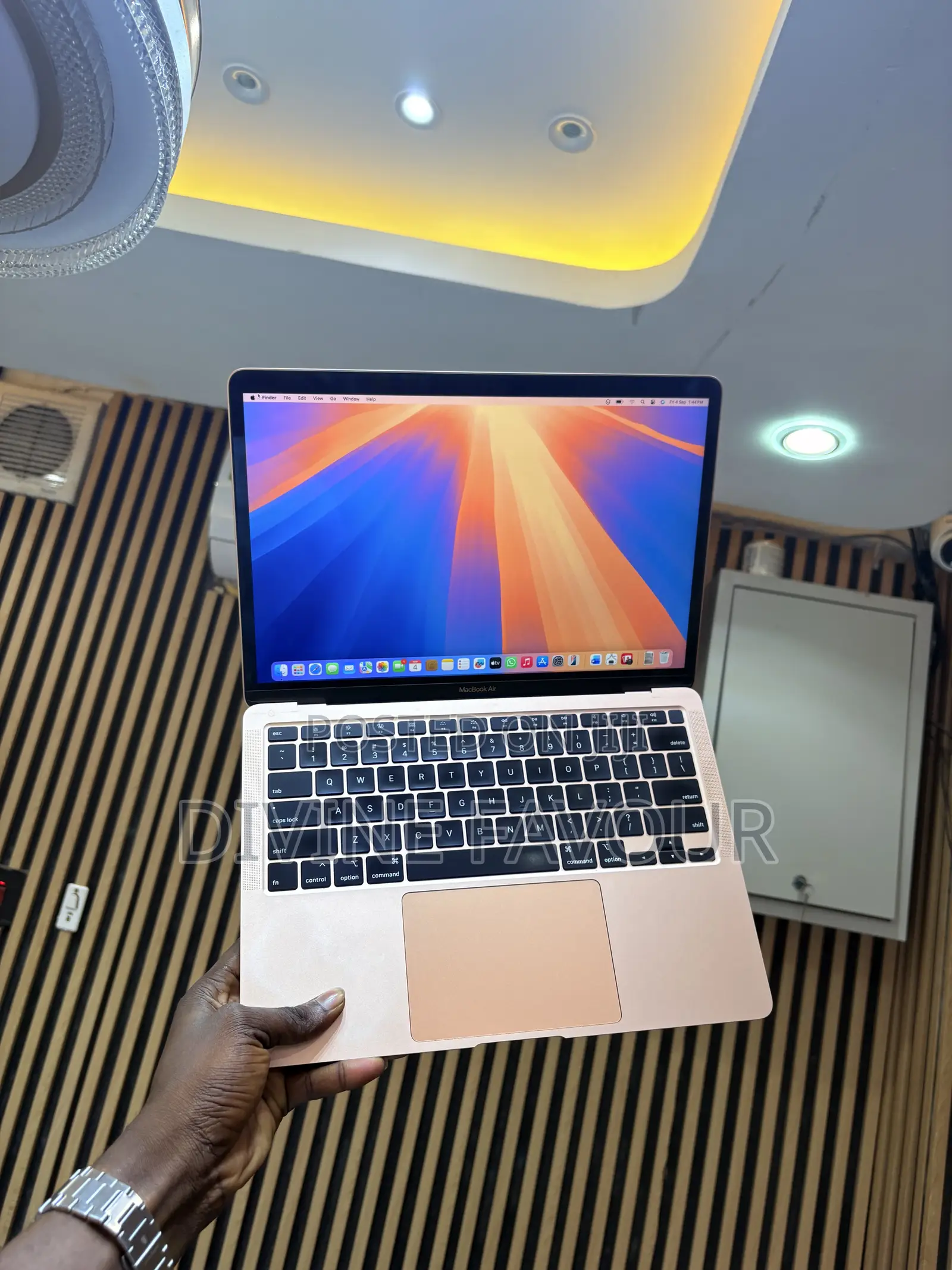 Laptop Apple MacBook Air 2020 8GB Intel Core i5 SSD 512GB