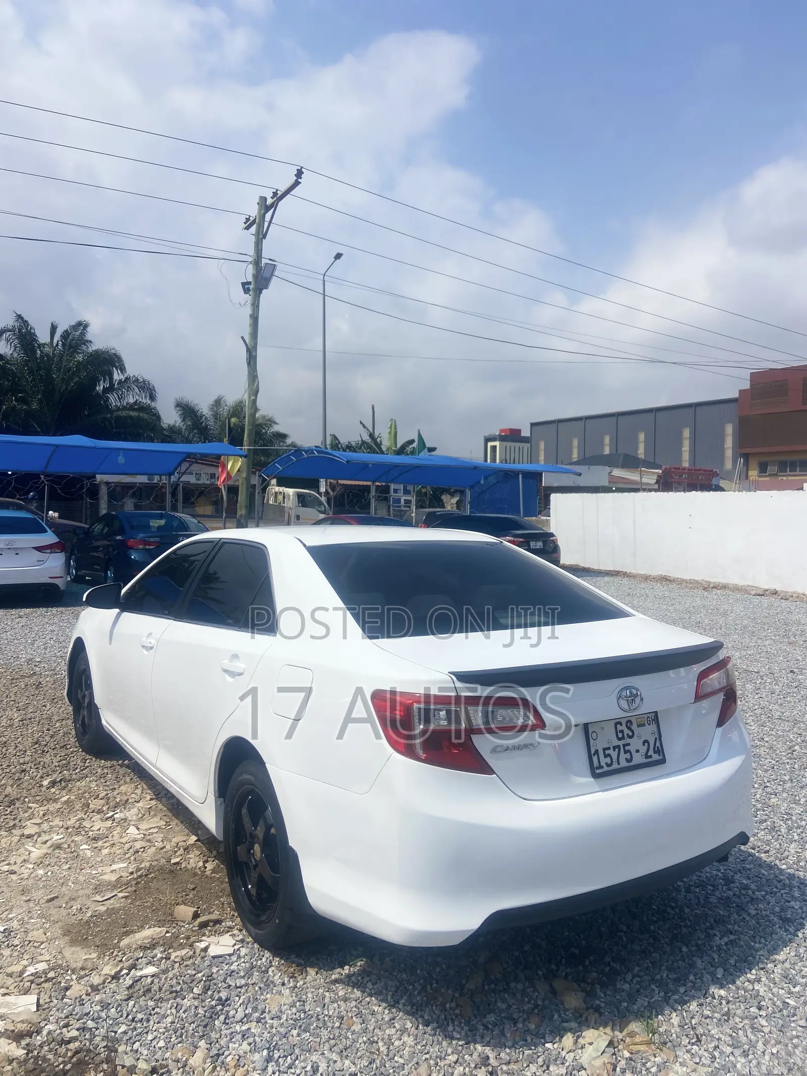 Toyota Camry LE 4dr Sedan (2.5L 4cyl 6A) 2013 White