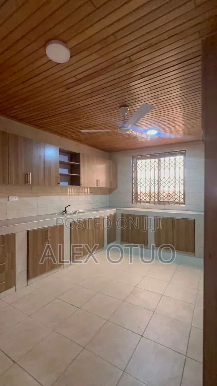 3bdrm Apartment in Alex Otuo Properties, Kumasi Metropolitan for rent