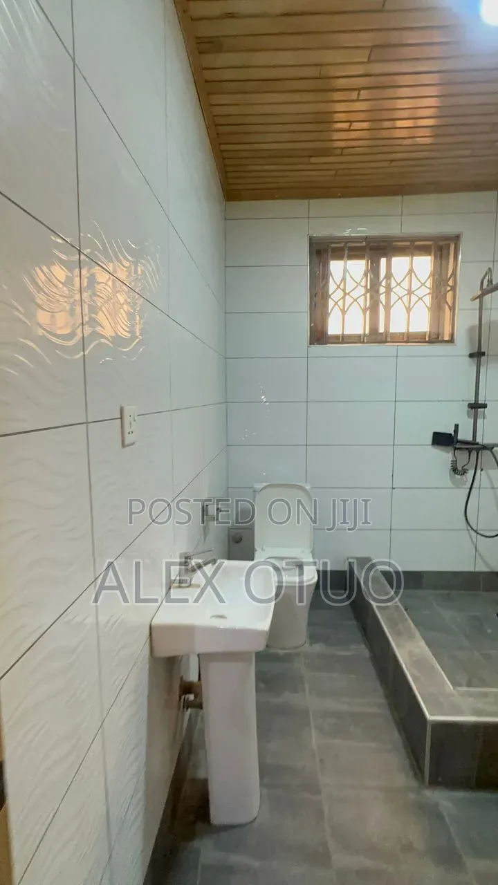 3bdrm Apartment in Alex Otuo Properties, Kumasi Metropolitan for rent