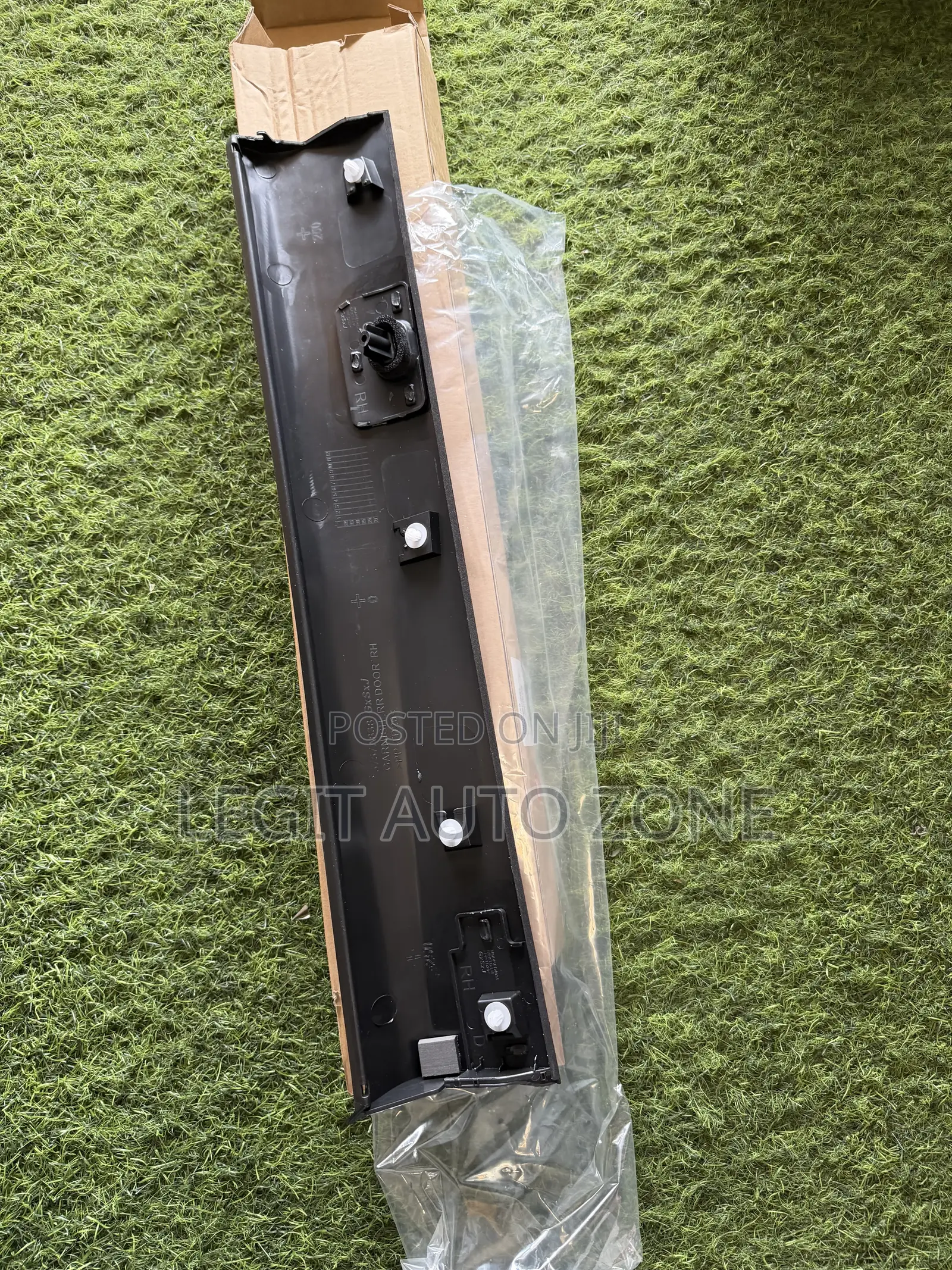 Mitsubishi Outlander 2022,2023,2024,2025,Door Moulding Available