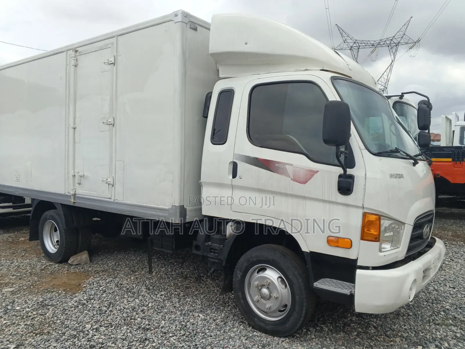Refrigerator Truck
