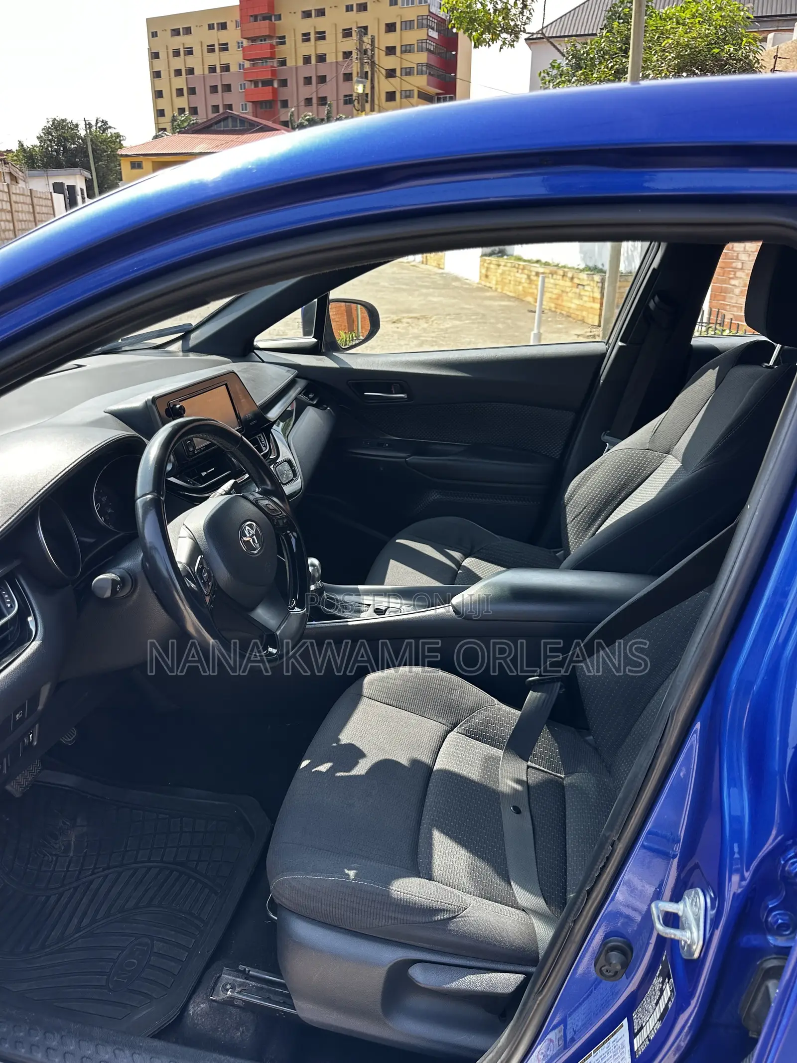 Toyota C-HR 2017 Blue