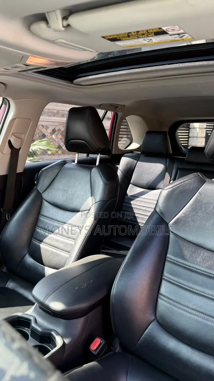 Toyota RAV4 2021 Red