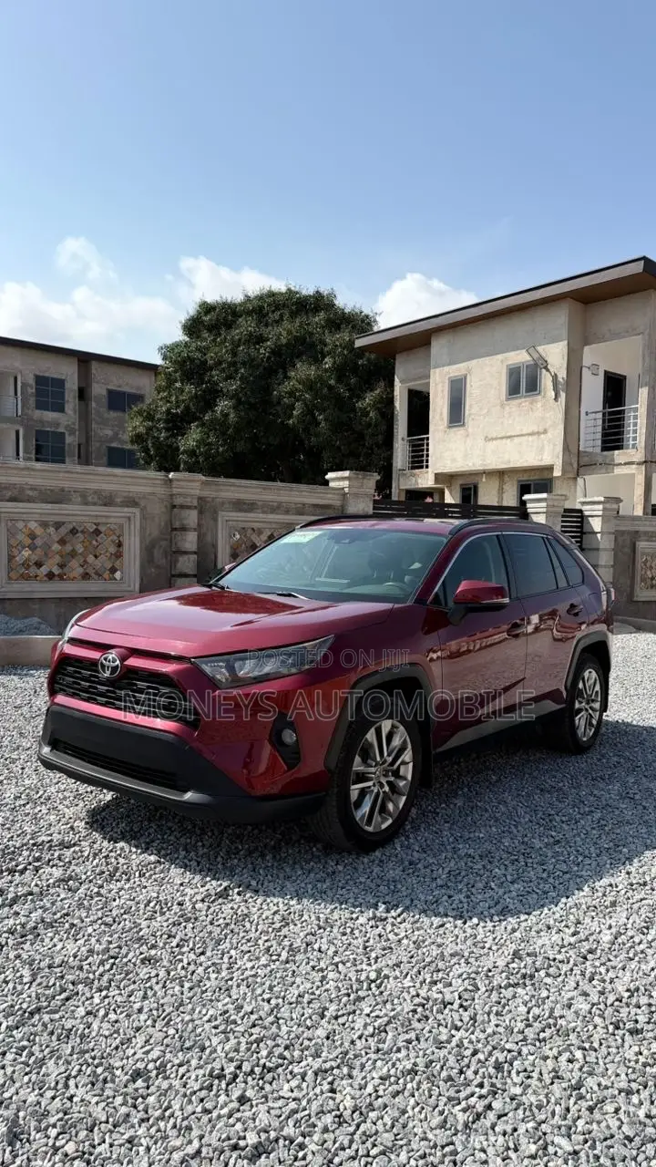 Toyota RAV4 2021 Red