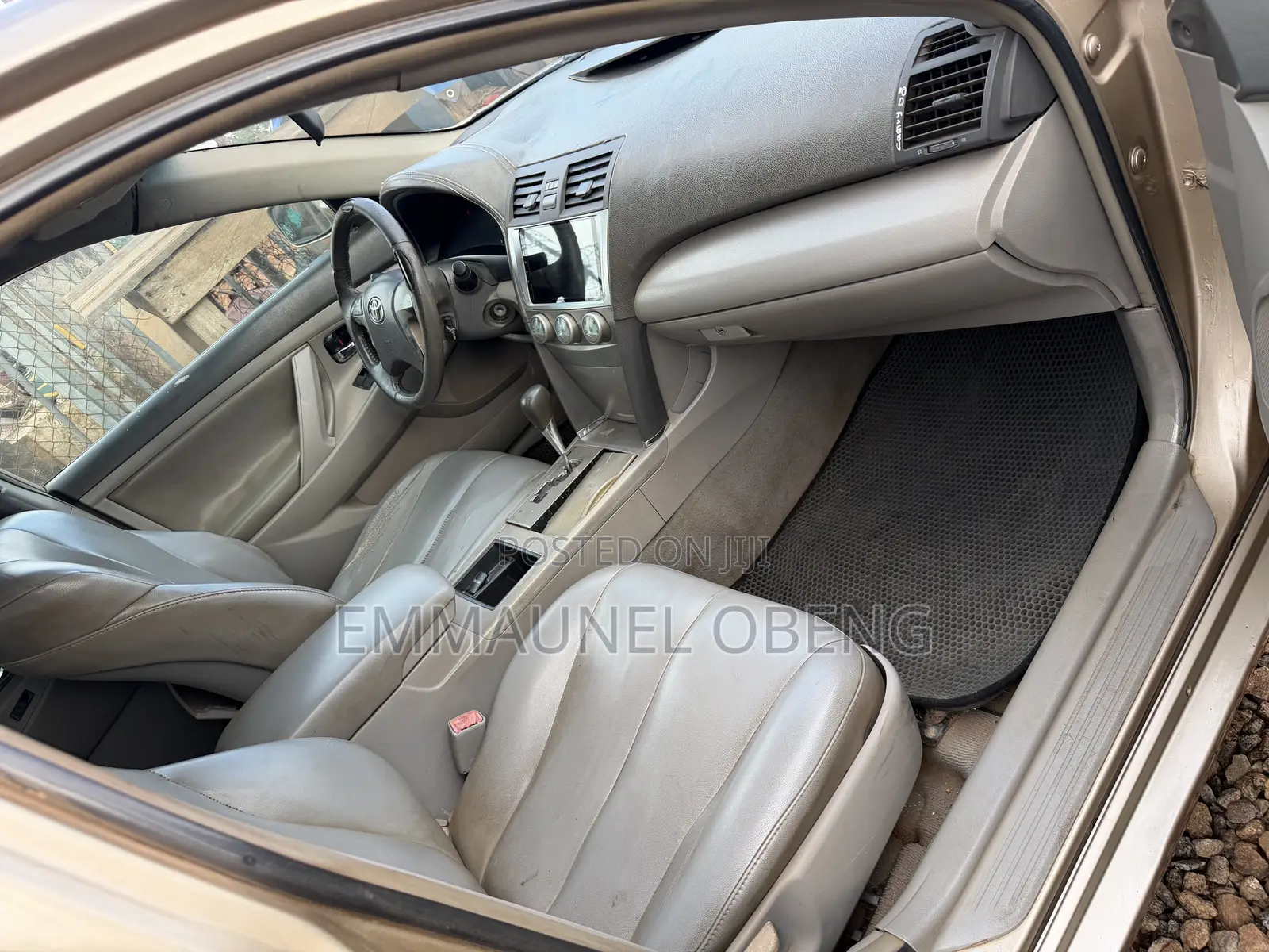 Toyota Camry 2011 Gold