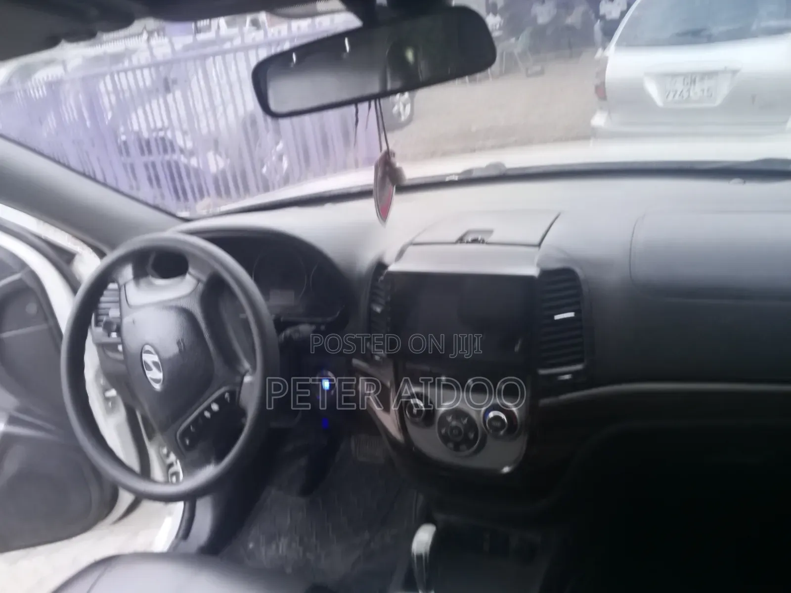 Hyundai Santa Fe 2011 White