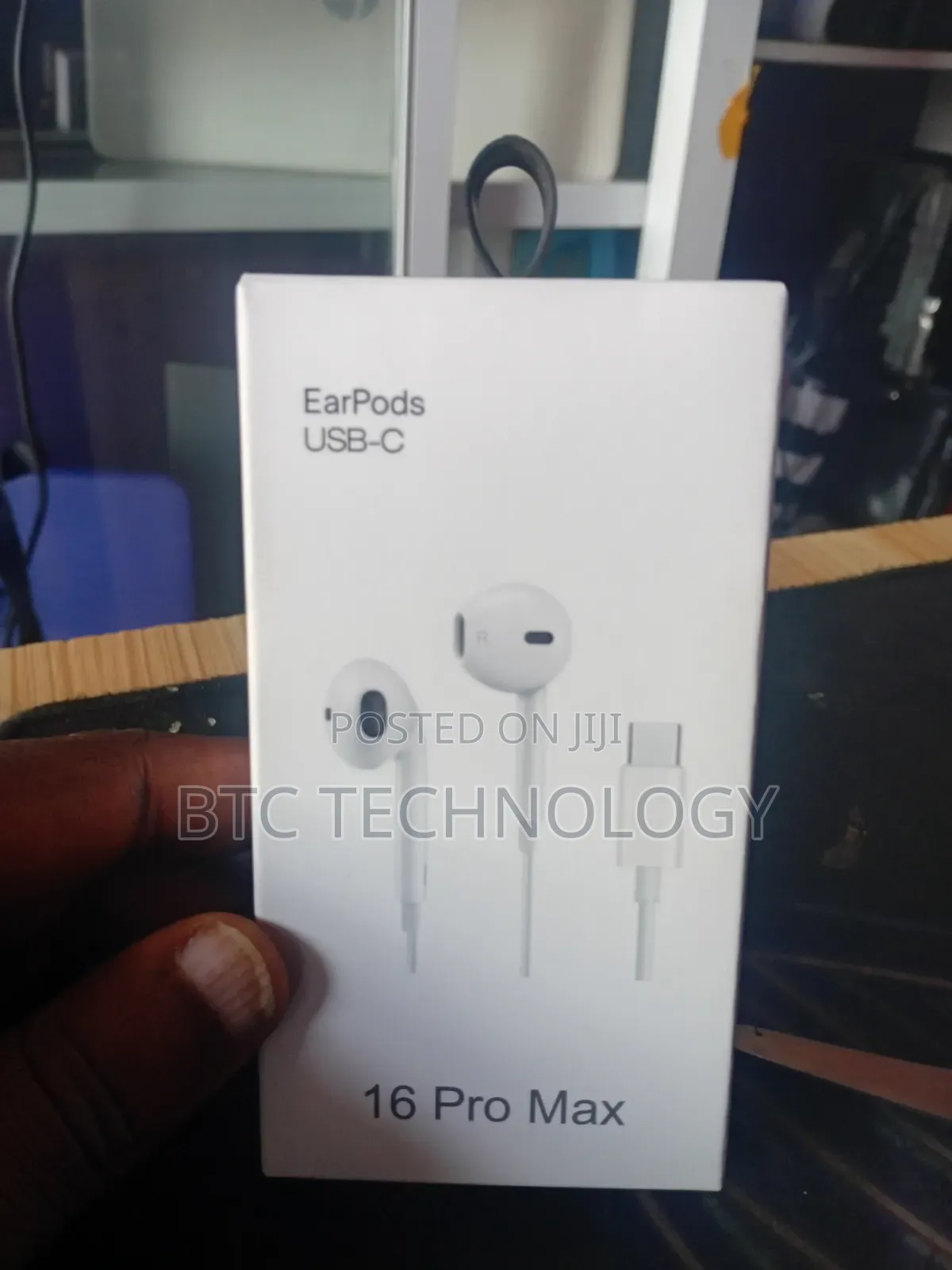 16 Pro Max Earpods USB-C