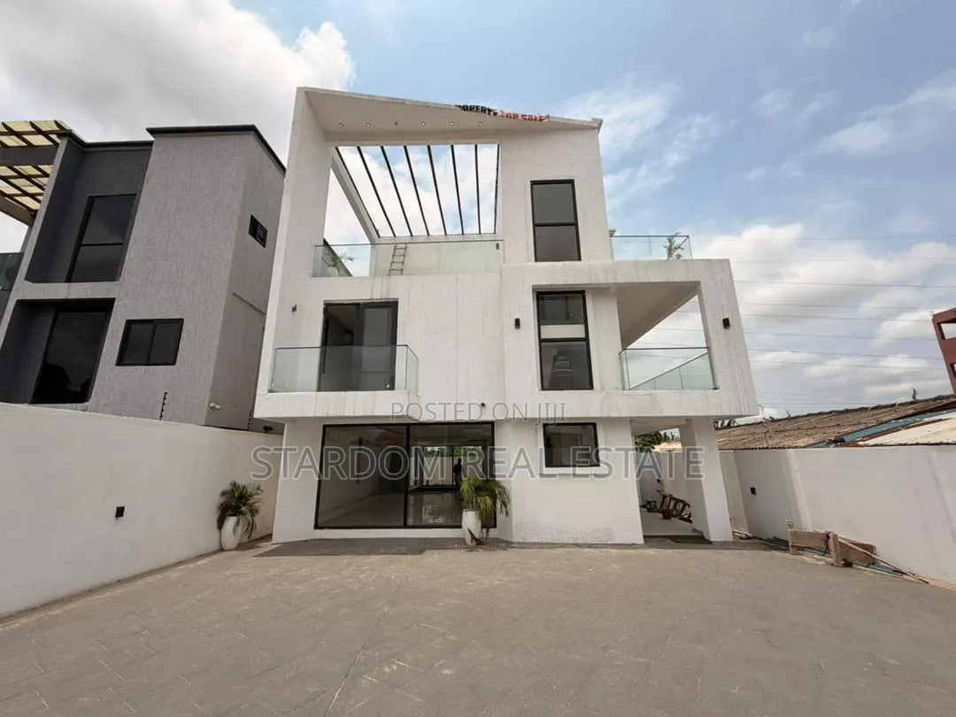 4bdrm Duplex in Adjiringanor, Ability for sale
