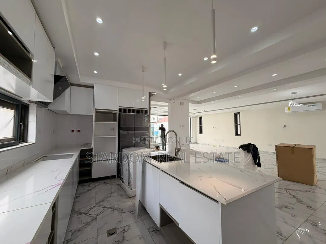 4bdrm Duplex in Adjiringanor, Ability for sale