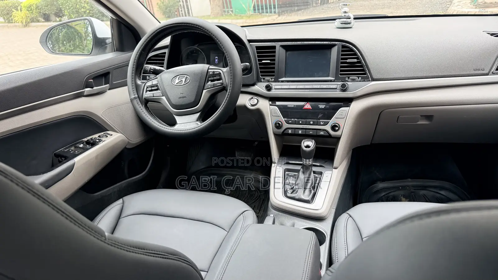 Hyundai Elantra 2017 White
