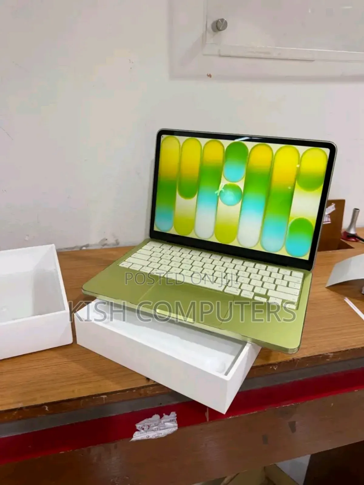 New Laptop Apple MacBook Neo 2026 8GB Apple M4 SSD 512GB