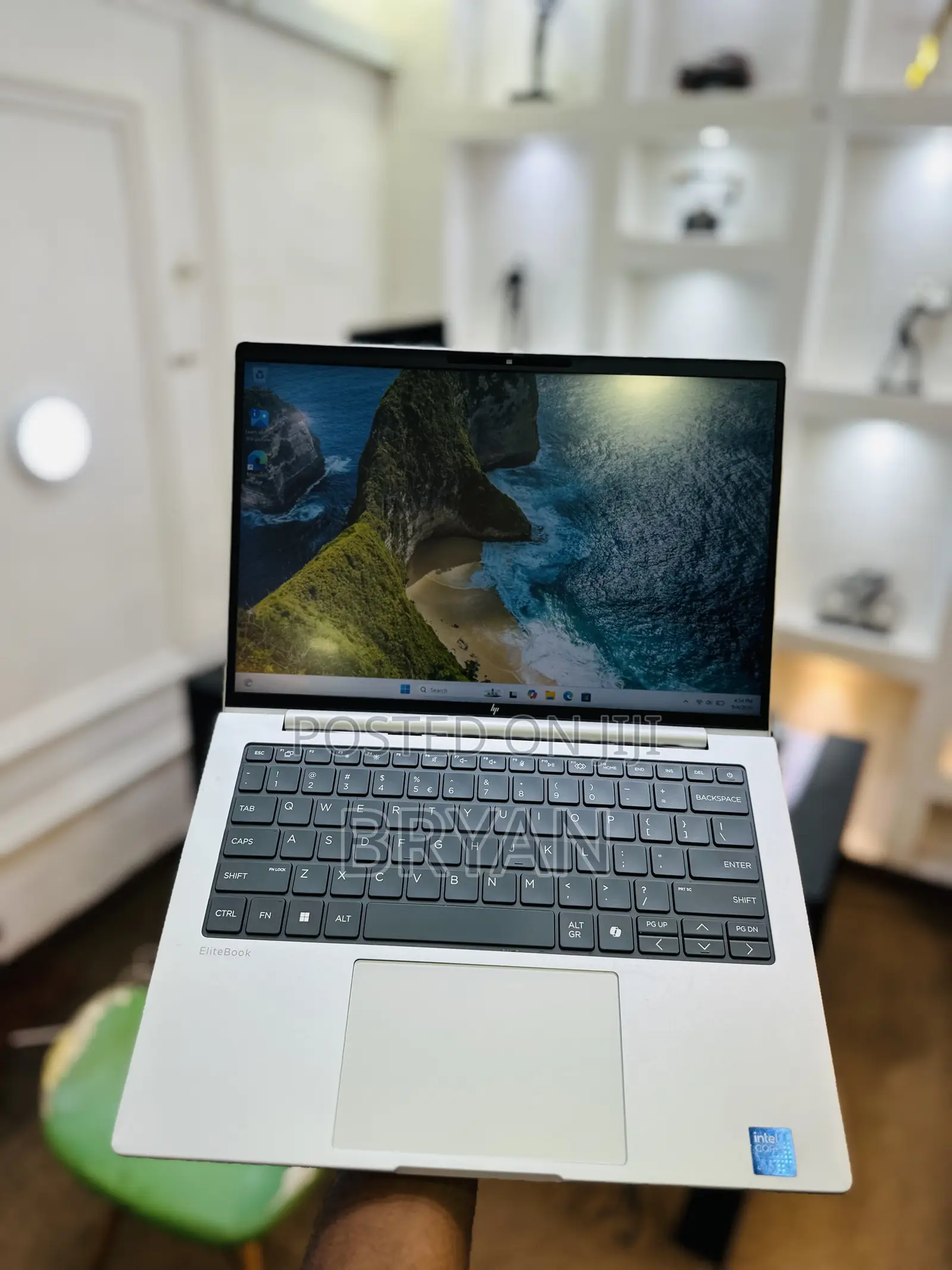 Laptop HP EliteBook 8 G1i 16GB Intel Core i7 SSD 512GB