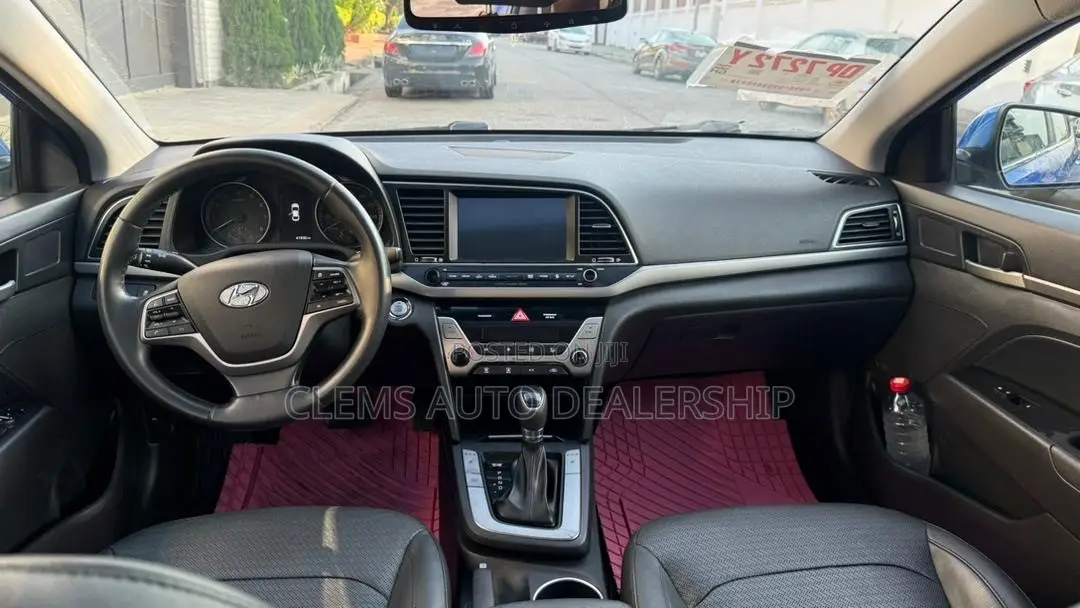 Hyundai Elantra Limited Sedan FWD (2.0L 4cyl 6A) 2017 Blue