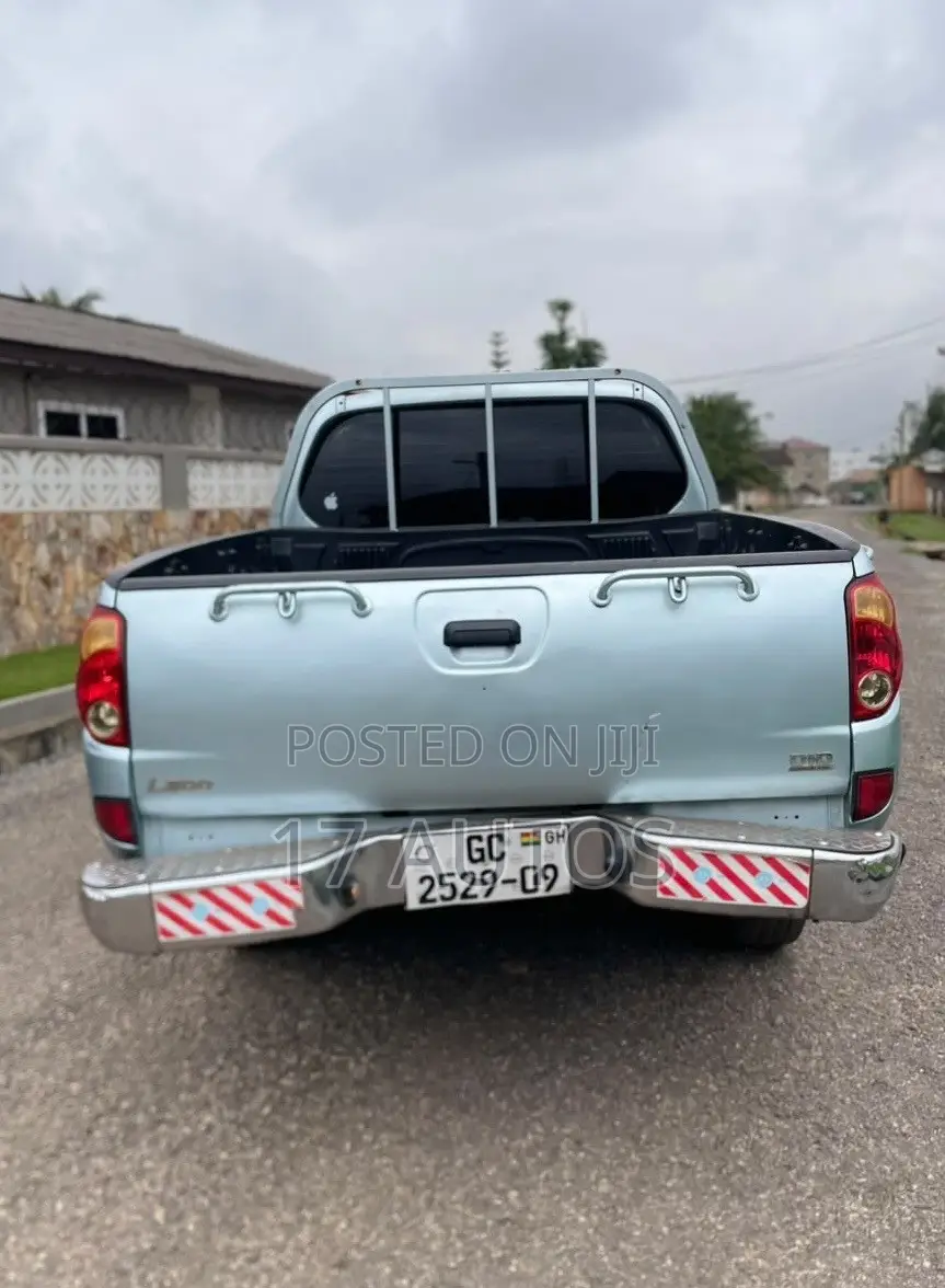 Mitsubishi L200 Double Cab 2.5 136hp 2009 Gray