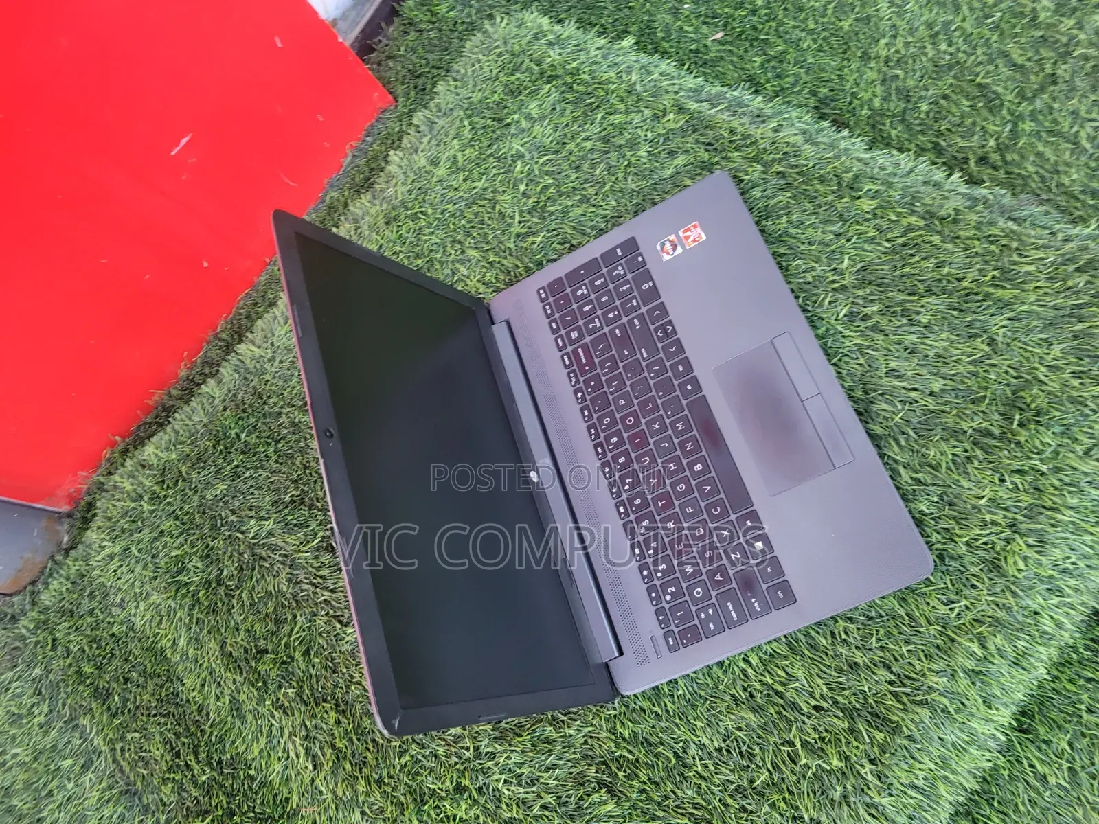 Laptop HP 255 8GB AMD Ryzen 3 SSD 256GB