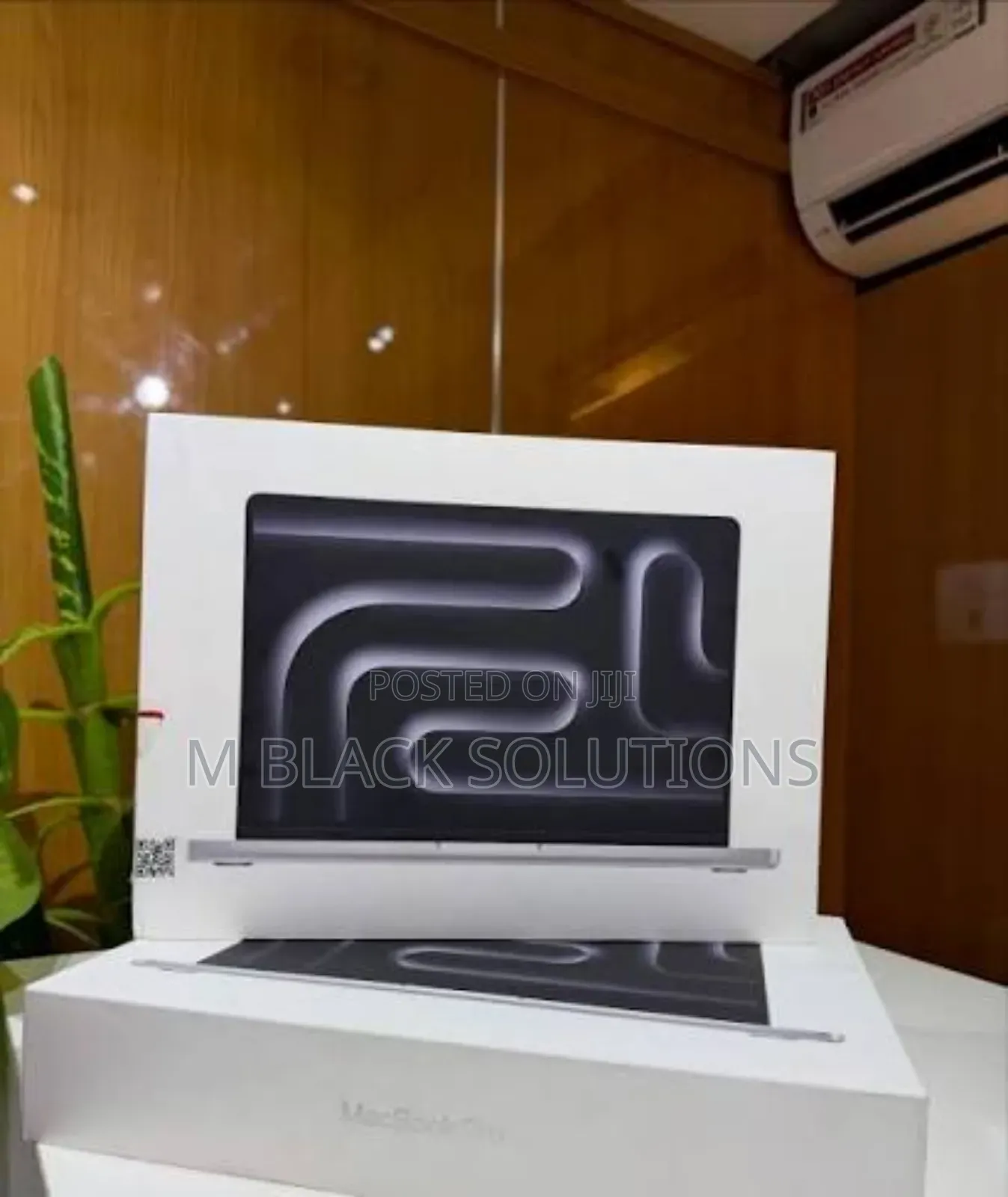 New Laptop Apple MacBook Pro 16GB Apple M5 SSD 1T