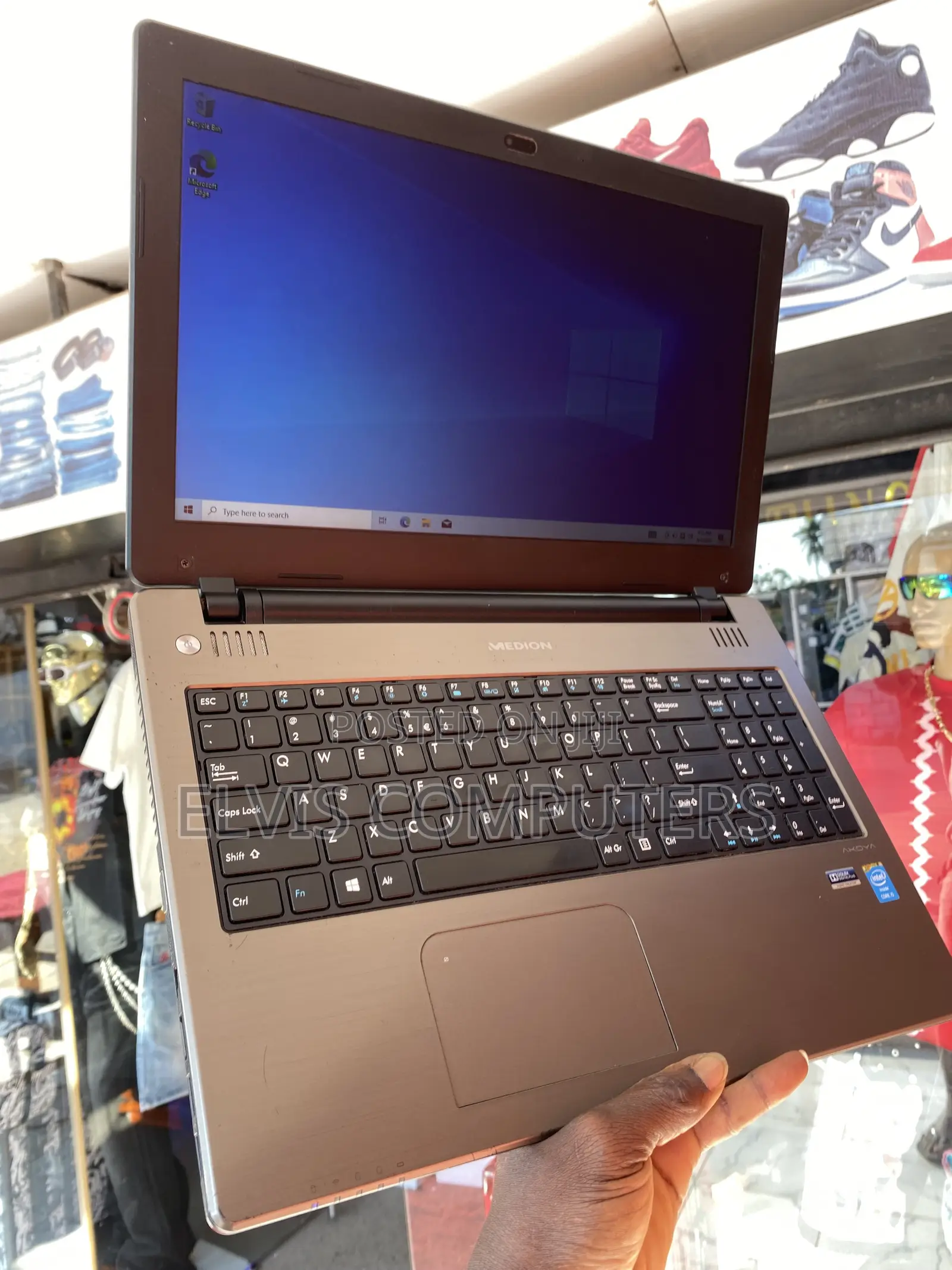 Laptop Medion Akoya P6677 8GB Intel Core i5 HDD 500GB