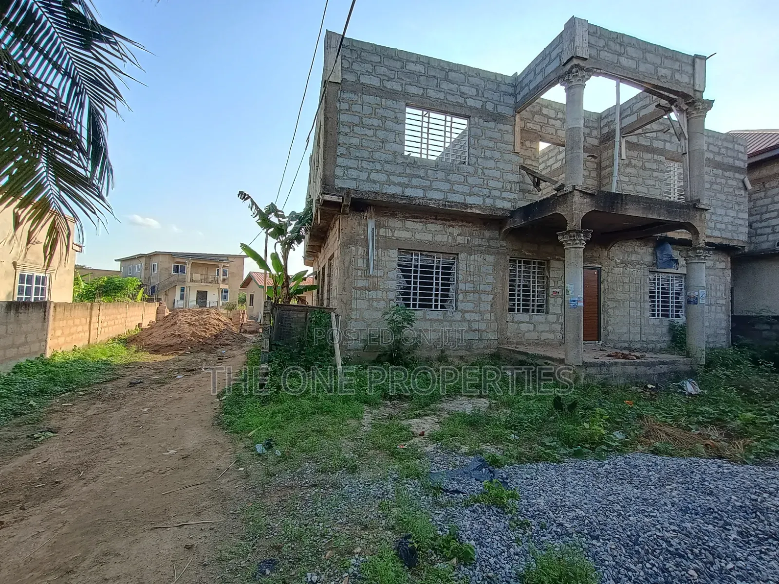 7bdrm Mansion in Kotoku Market Area, Amasaman for Sale