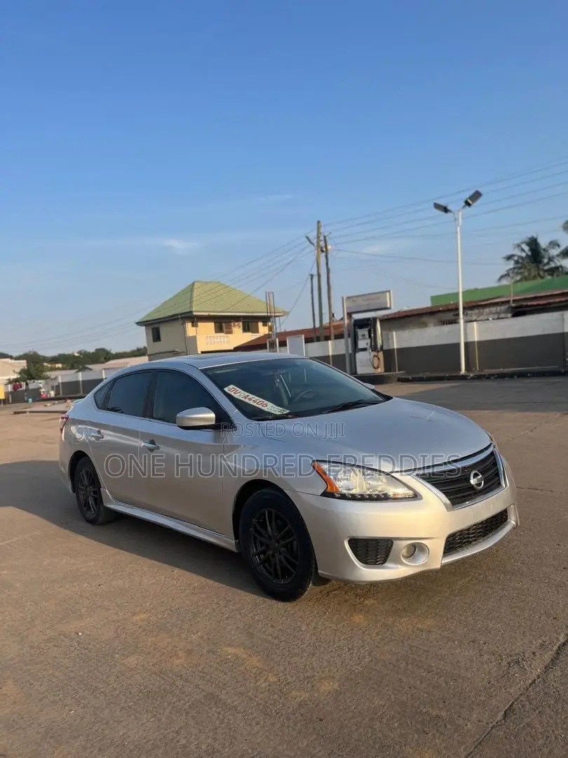 Nissan Sentra S 4dr Sedan (1.8L 4cyl 6M) 2014 Silver