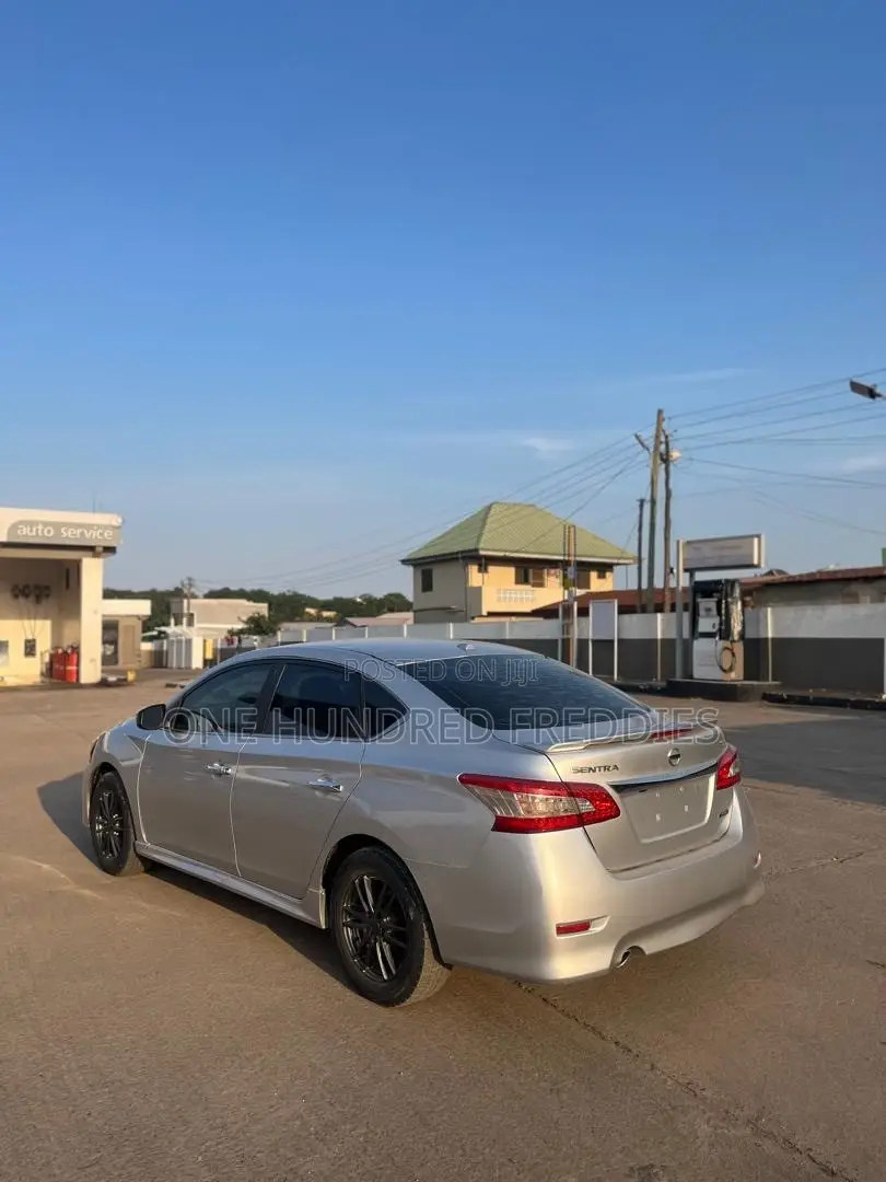 Nissan Sentra S 4dr Sedan (1.8L 4cyl 6M) 2014 Silver