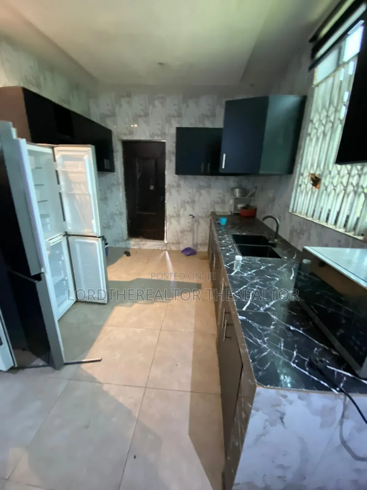 4bdrm Mansion in Pokuase for rent