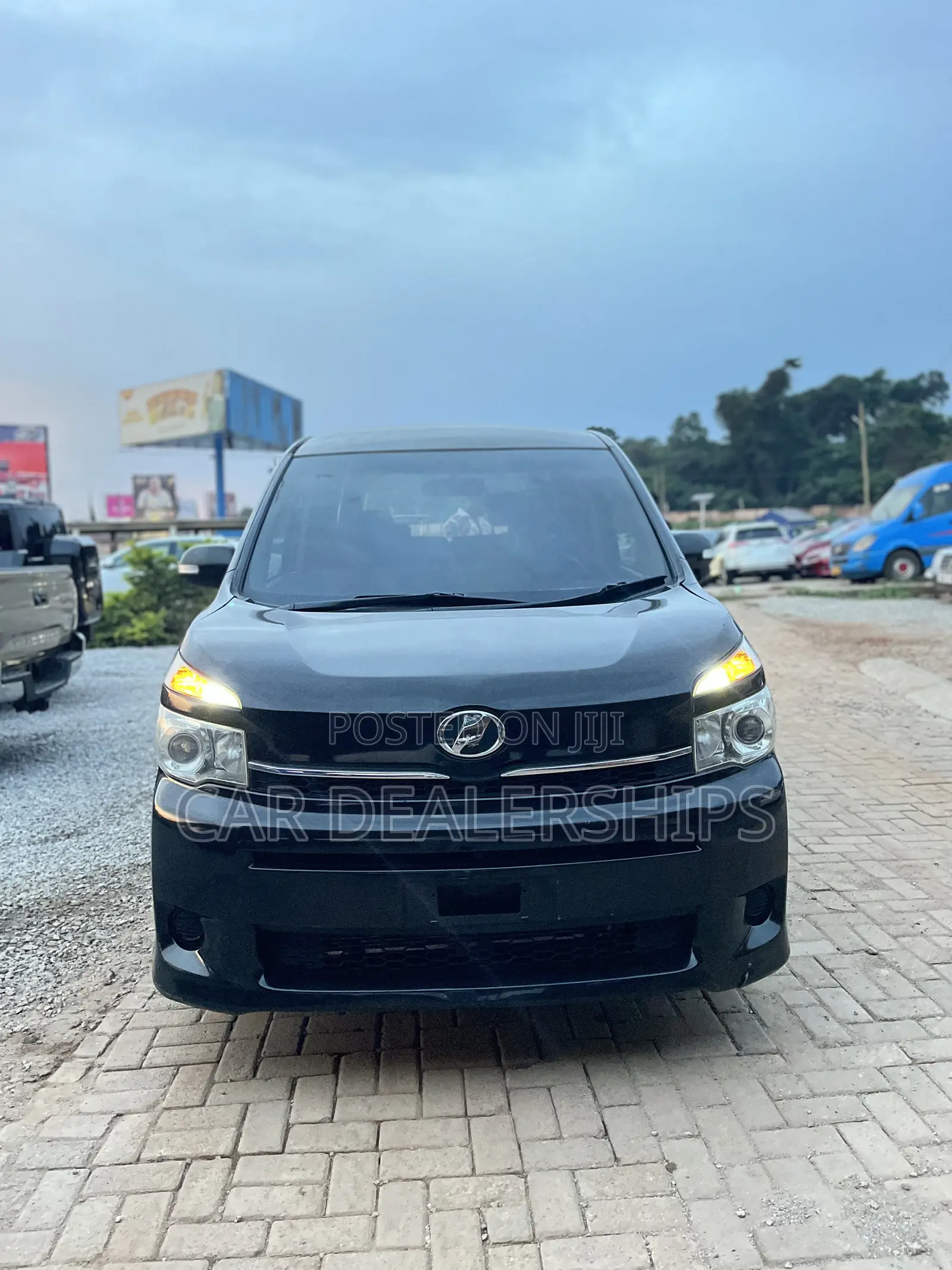 Toyota Voxy 2013 Black