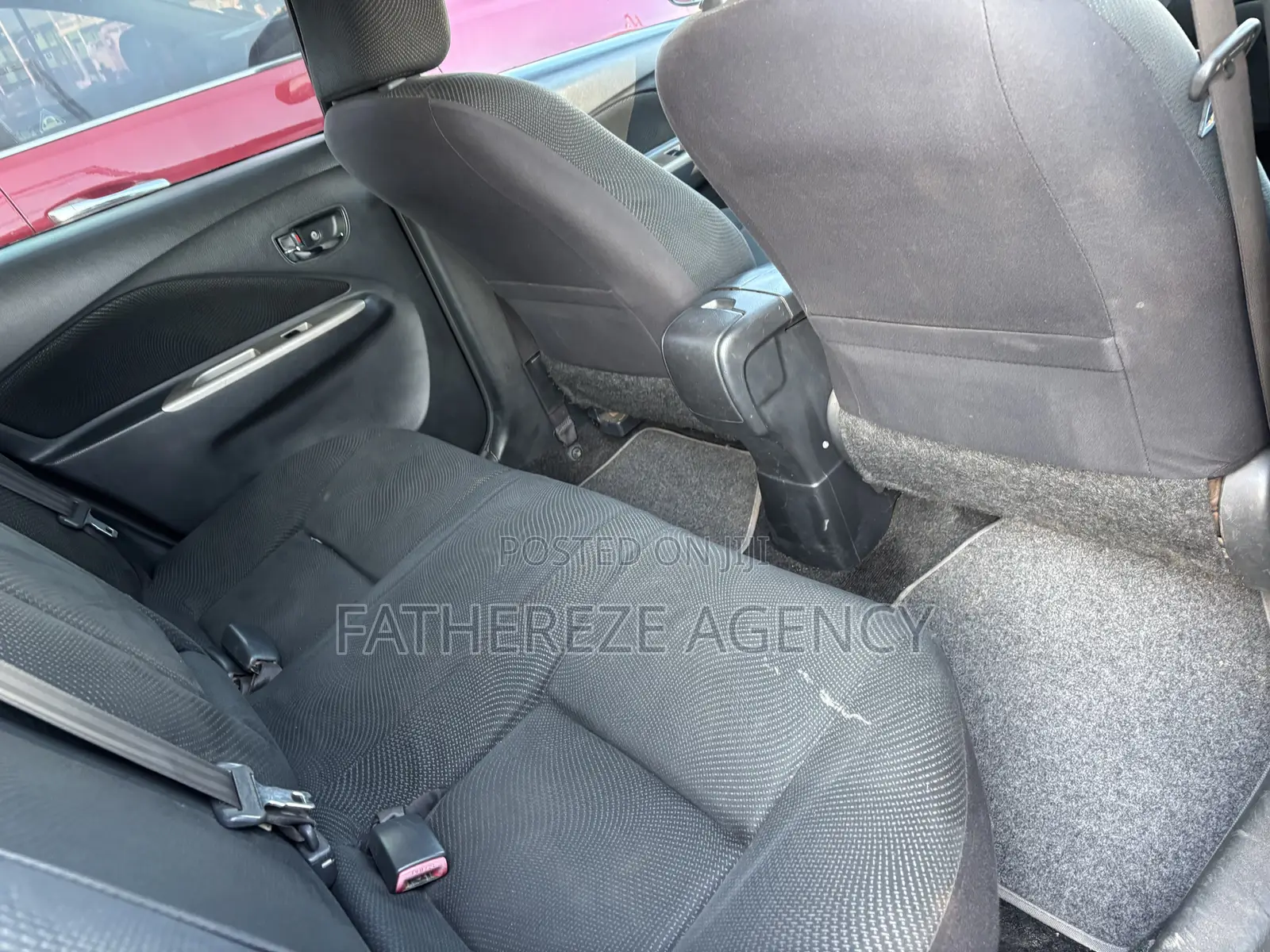 Toyota Yaris Base Sedan 4dr 2010 Gray