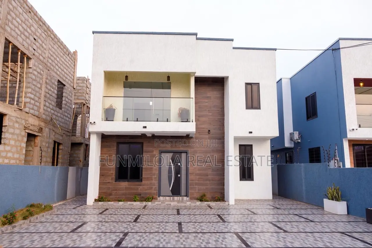 4bdrm Duplex in Tema Community 25 for sale