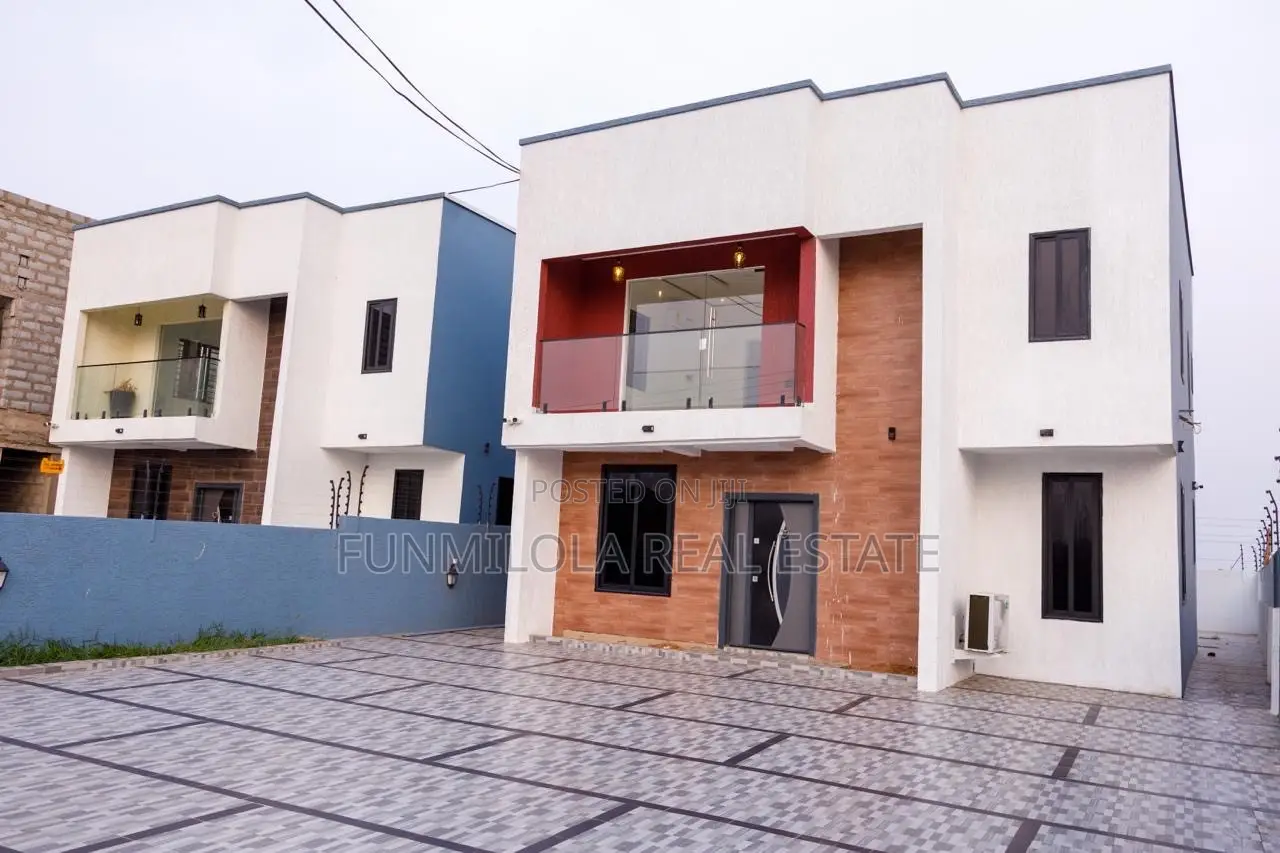 4bdrm Duplex in Tema Community 25 for sale