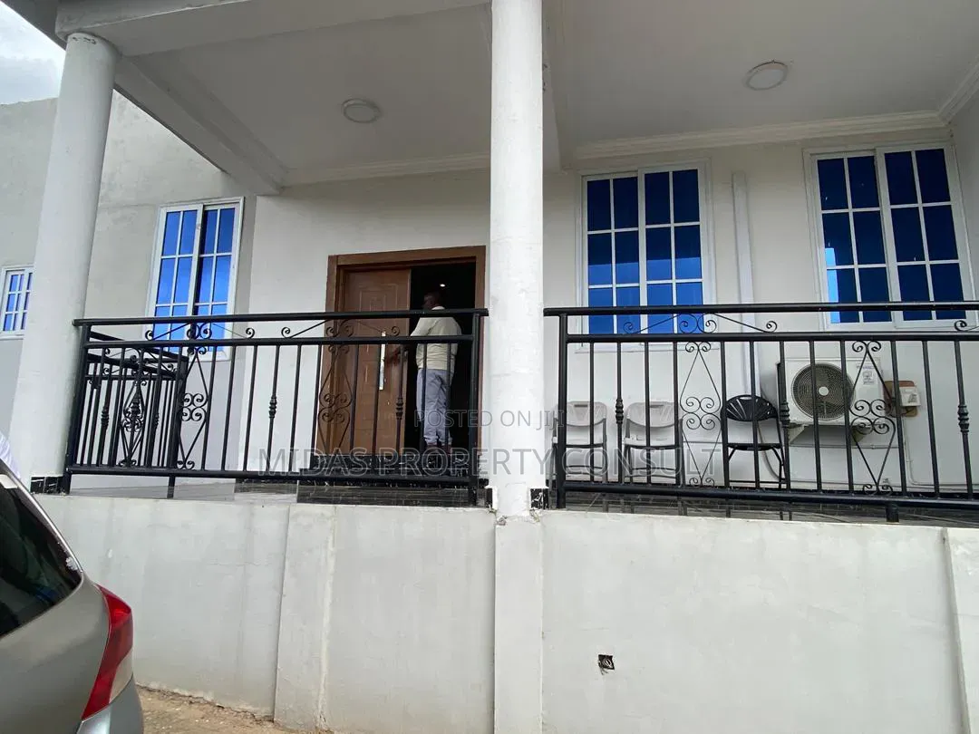 4bdrm House in Mampong, Aburi for sale