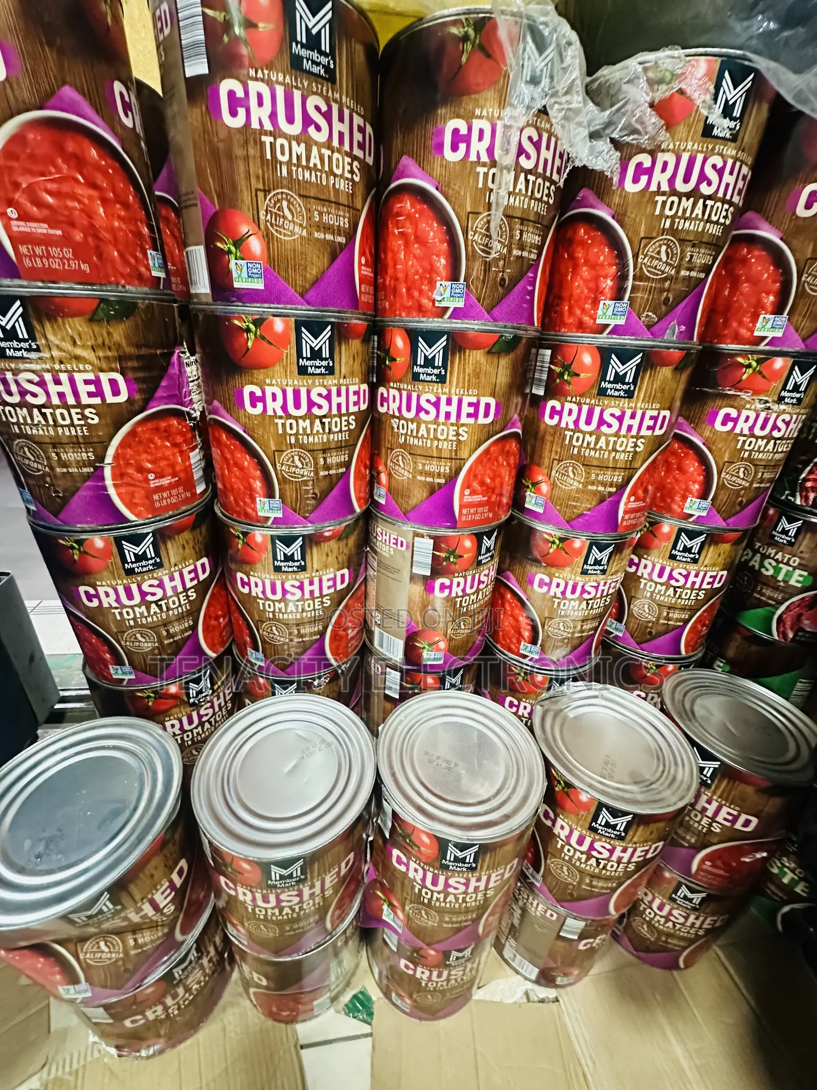 Members Mark Crushed Tomatoes in Tomato Puree