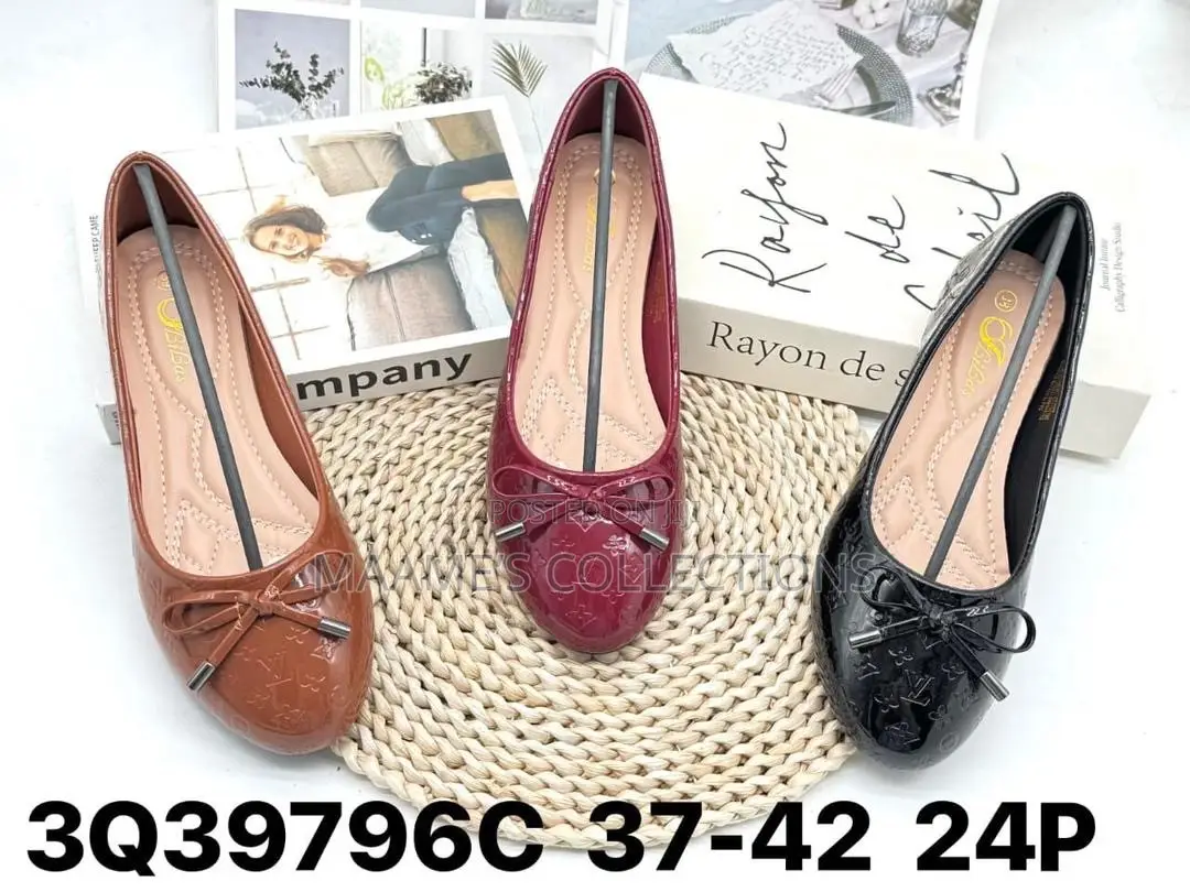 Women’s Elegant Patent Flat Shoes – Stylish Comfortable