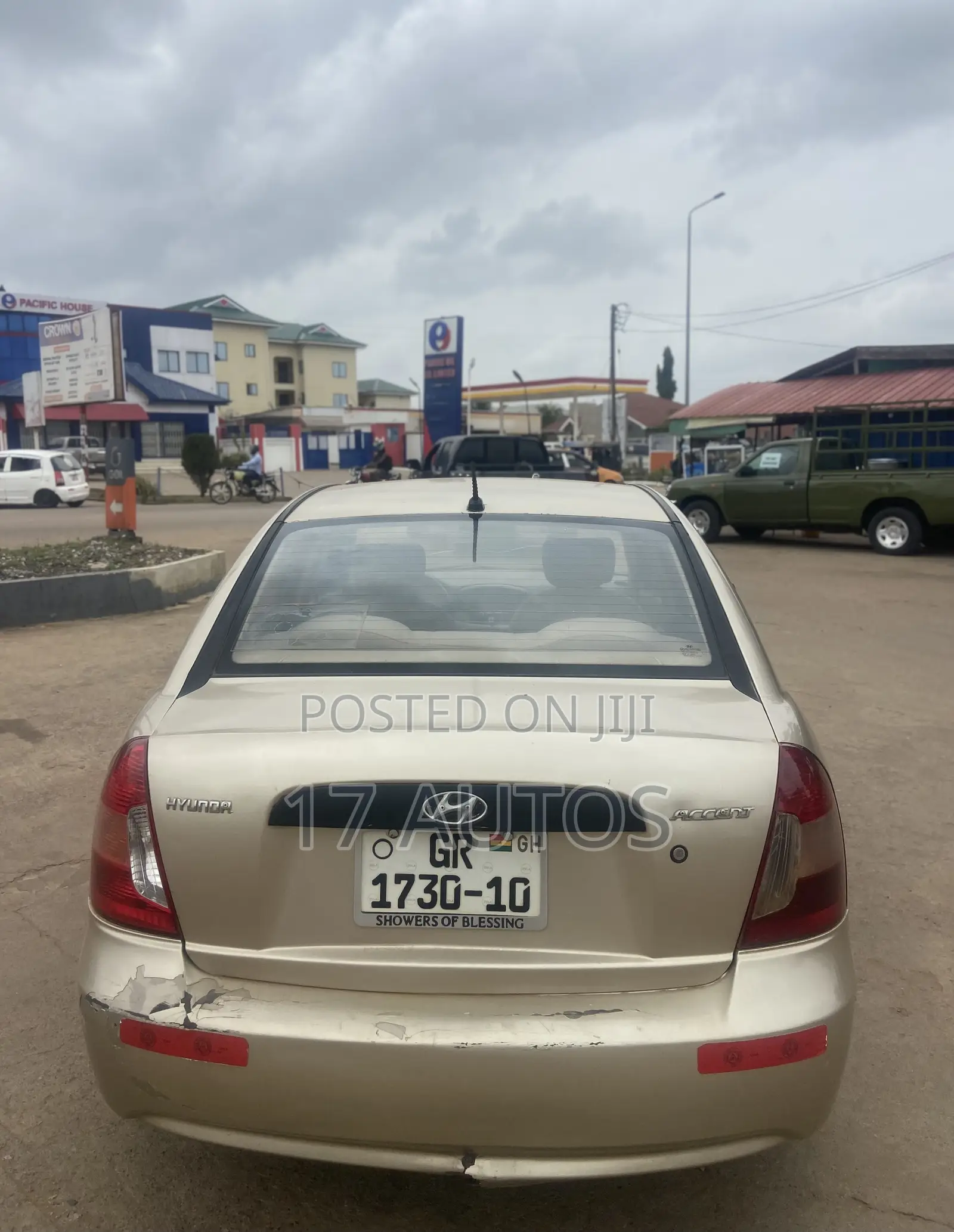 Hyundai Accent 2010 Gold