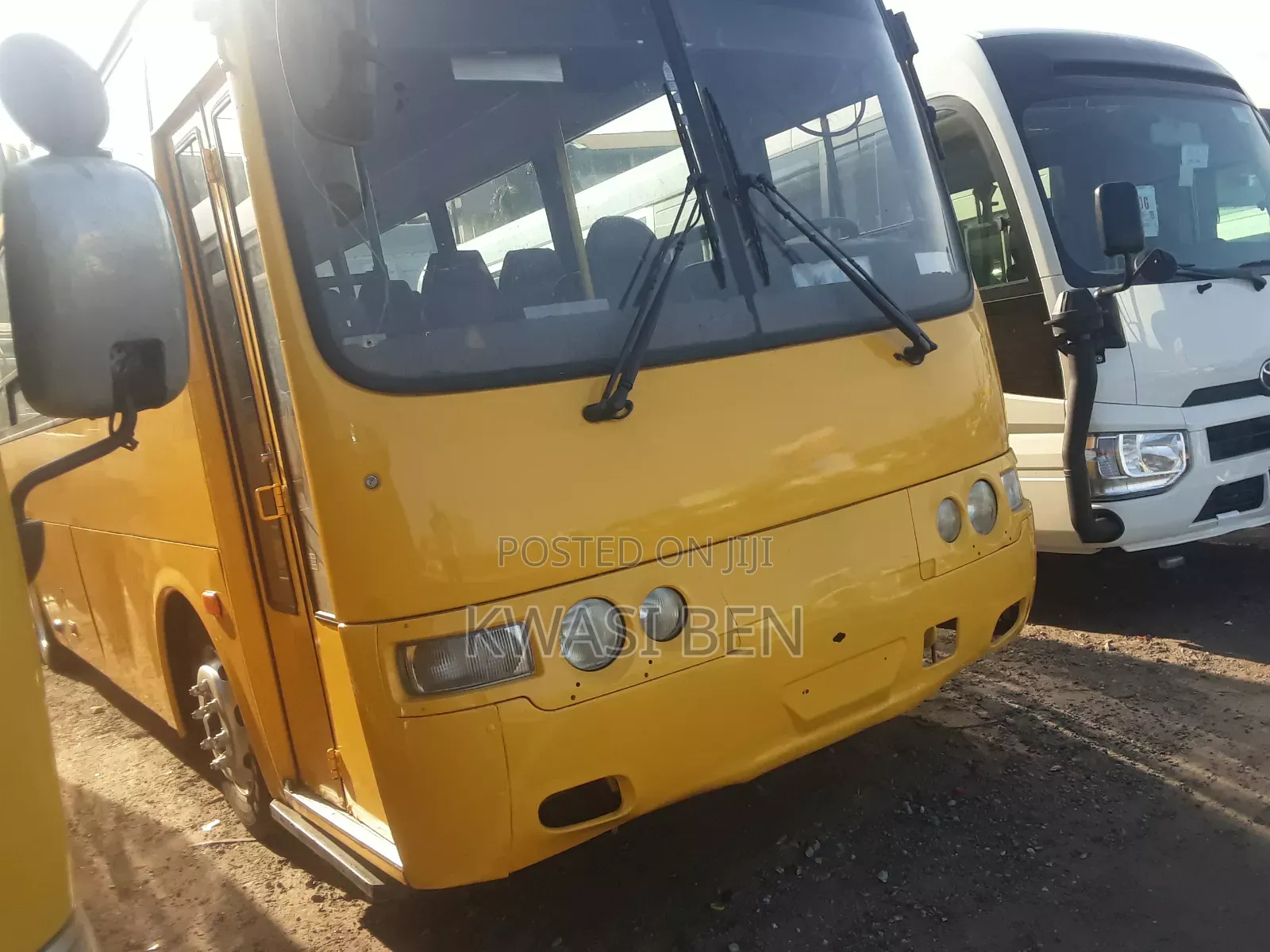 Hyundai Aero Town 2015 Yellow