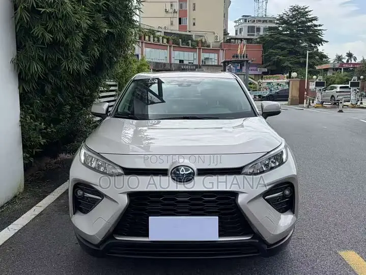 Toyota Frontlander 2022 Gray