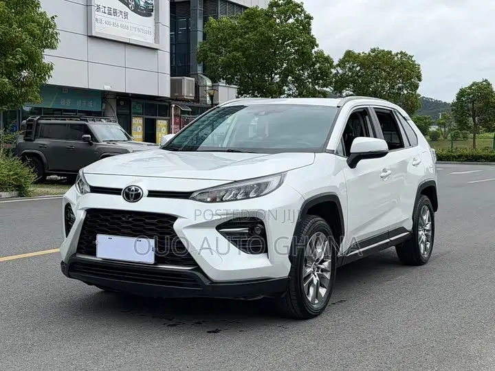Toyota Frontlander 2022 White