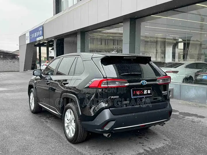 Toyota Frontlander 2022 Black