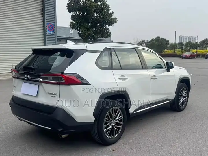 Toyota Frontlander 2023 White