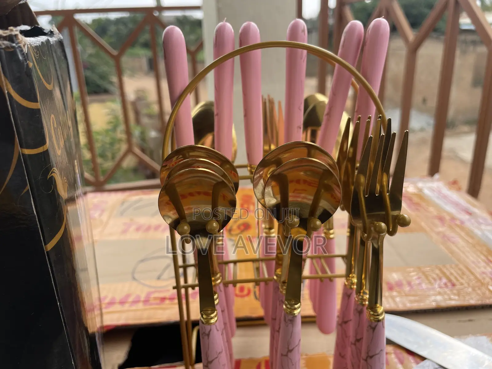 24 Pieces Cutlery Sets