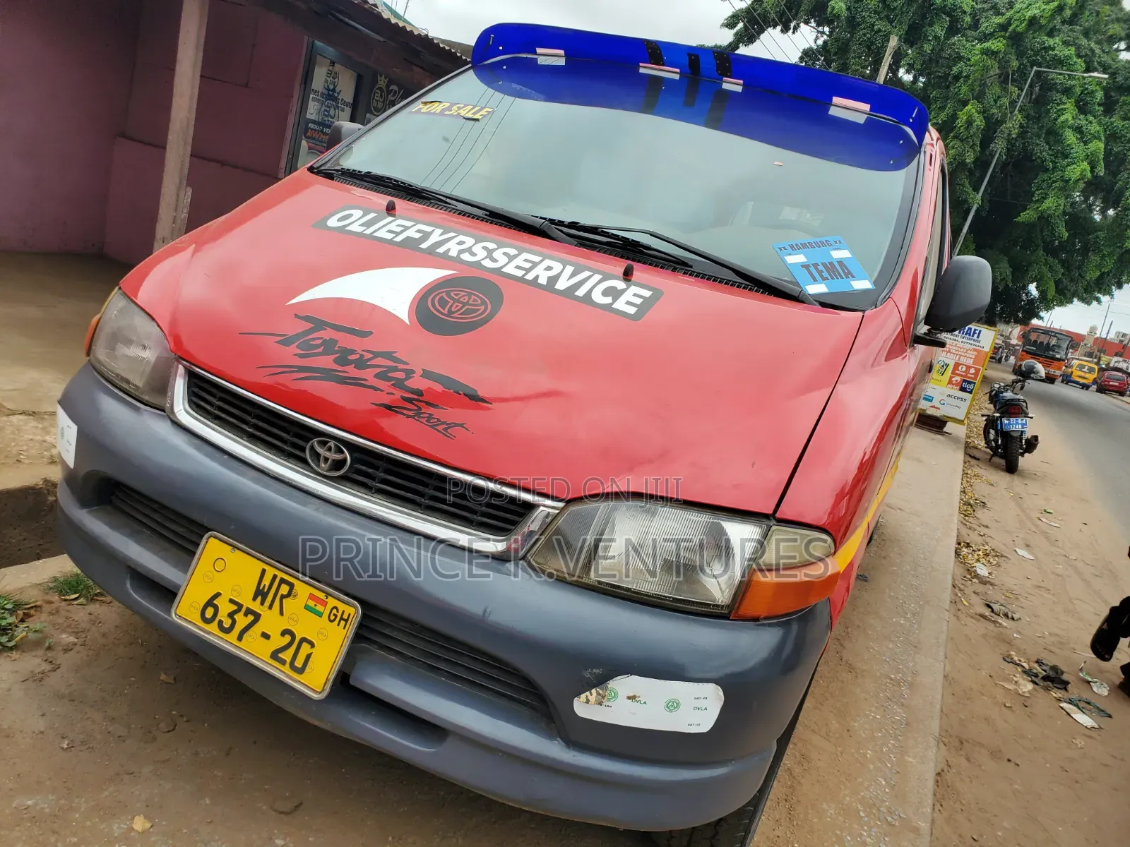 Toyota HiAce 2006 Red