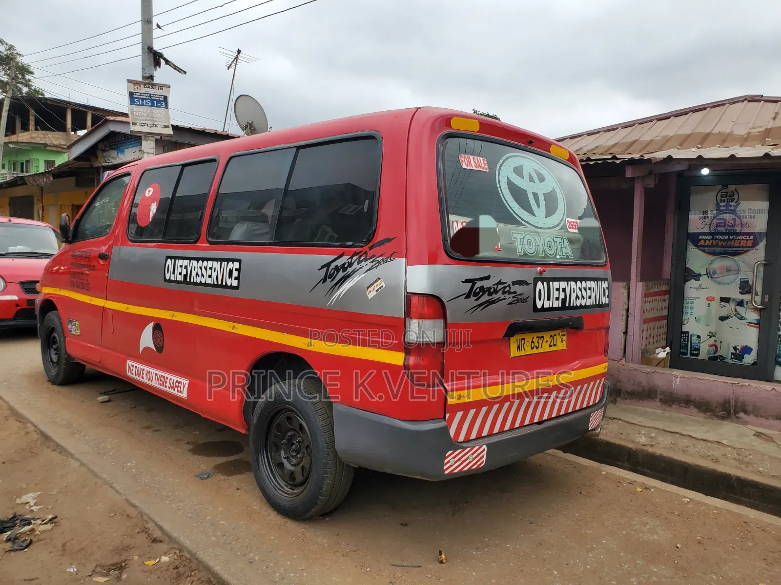 Toyota HiAce 2006 Red