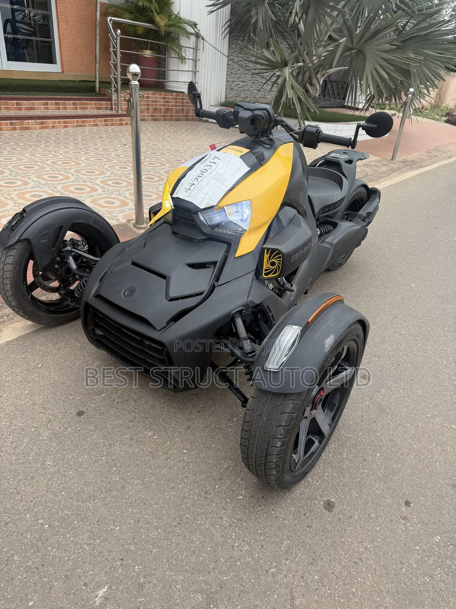 Can-Am 2025 Yellow