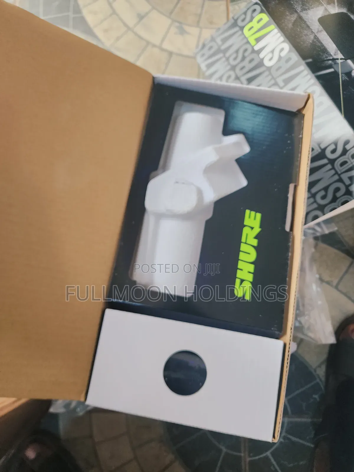 Shure SM 7B Professional Microphone